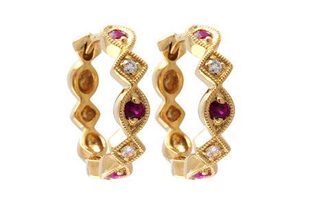 G056-09367: EARRINGS .20 RUBY .25 TGW